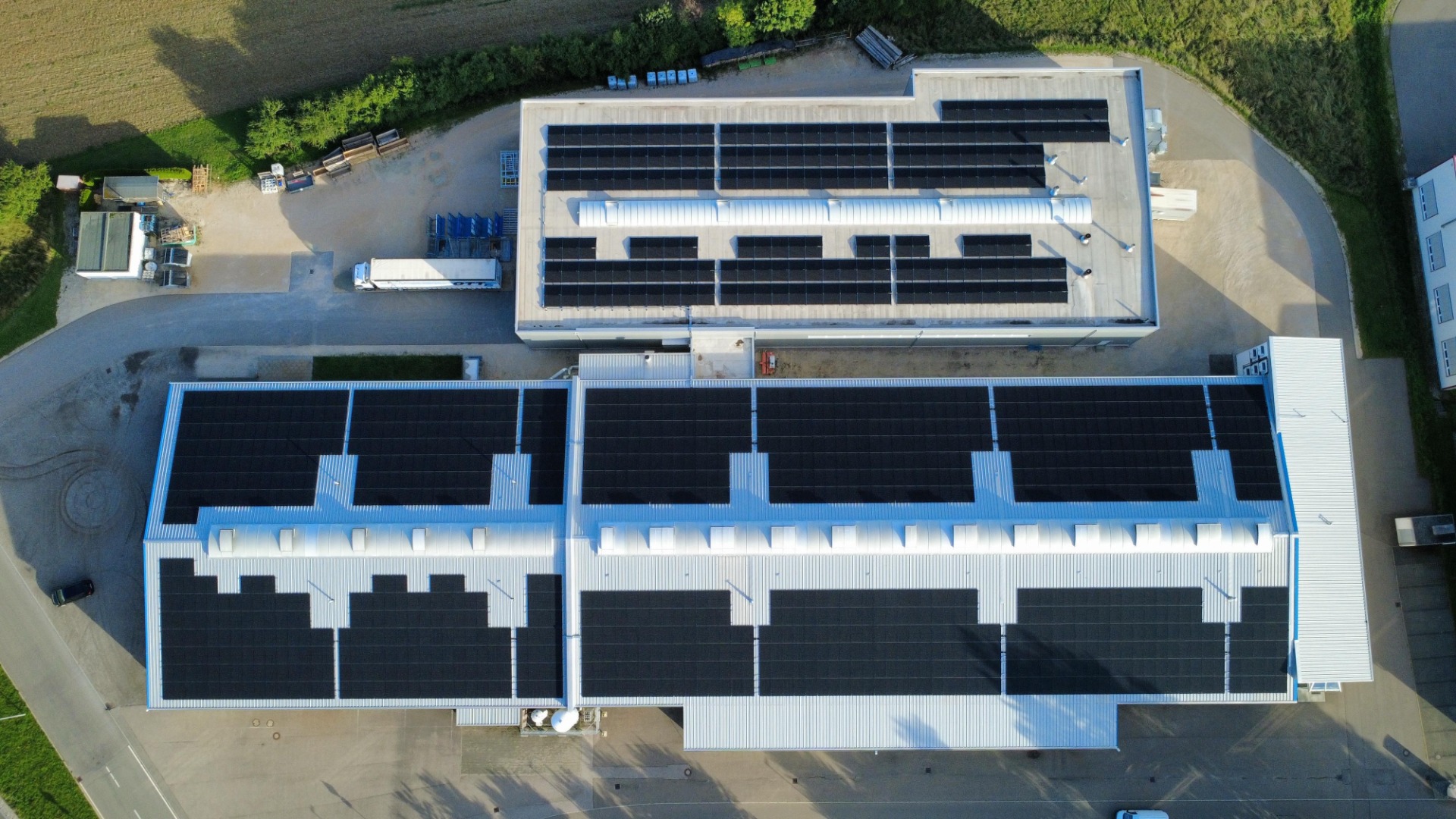 Produktionshallen mit PV-Anlage 2024
